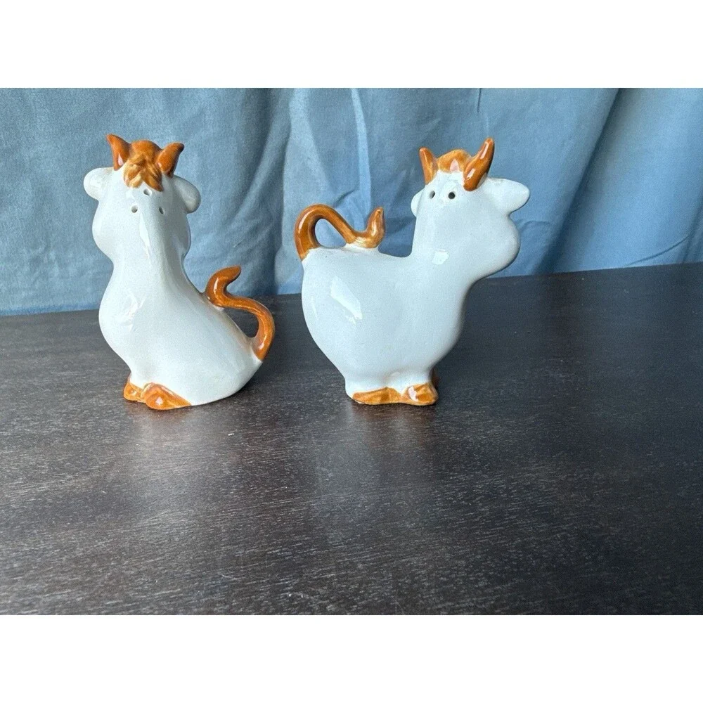 Vintage Norleans Anthropomorphic Cows Salt & Pepper Shaker Set From Japan